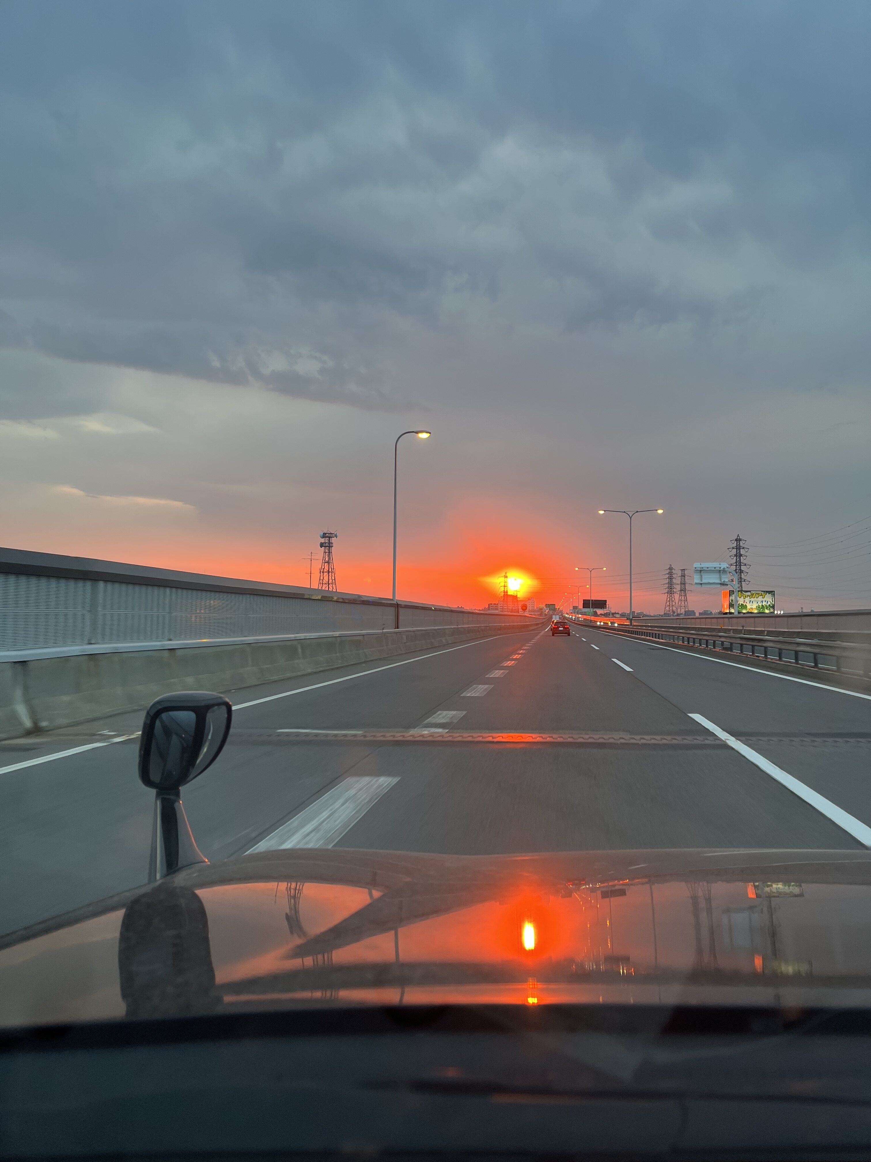 夏の夕暮れに、君と
